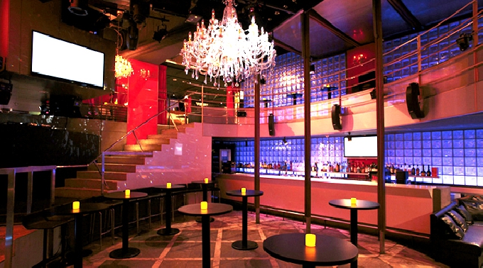 【表参道：特大クリスマスパーティー】超人気『Crystal LOUNGE』で素敵なセレブなクリスマス”Xmas　Party”をお楽しみください☆青山エリア人気企画★サンタコスプレ割引き有り★