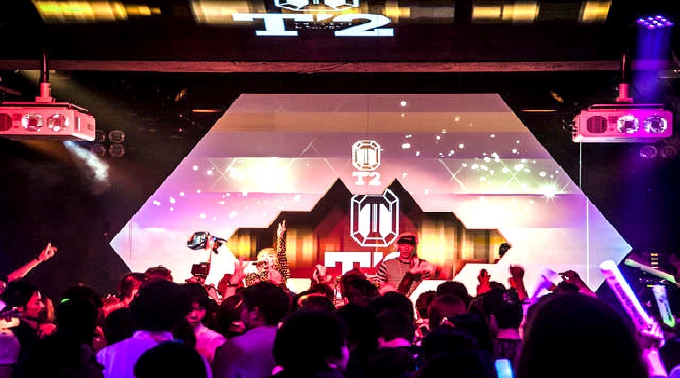 【T2 SHIBUYA : 8/22 金曜日】渋谷最大規模！いま渋谷で最も人気のクラブ T2 SHIBUYA ～最新プロジェクションマッピング×音楽×豪華空間～★ クーポン利用でお得に参加可能　