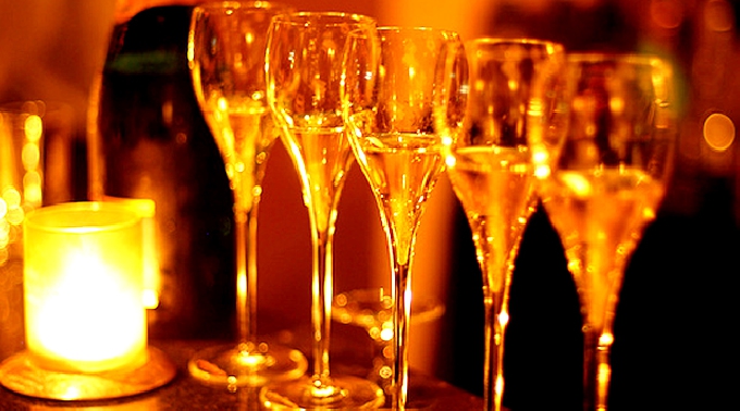 静岡Happy New Yeary！人気会場 EAGLE EYE！！ 2013→2014・in静岡～カウントダウンパーティー★特製ビュッフェ料理＆FREE DRINK＆シャンパンタワー＆年越しそば★
