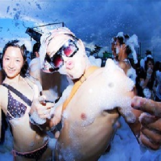 今年最大規模泡パーティ : 写真